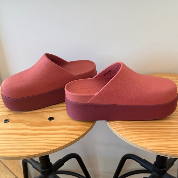 CROCS Women's Platform Clogs in Coral and Burgundy - Picture 6 of 6